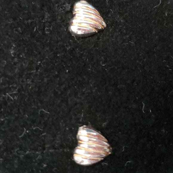 G.I.N. Silver Heart Earrings - Picture 2 of 2